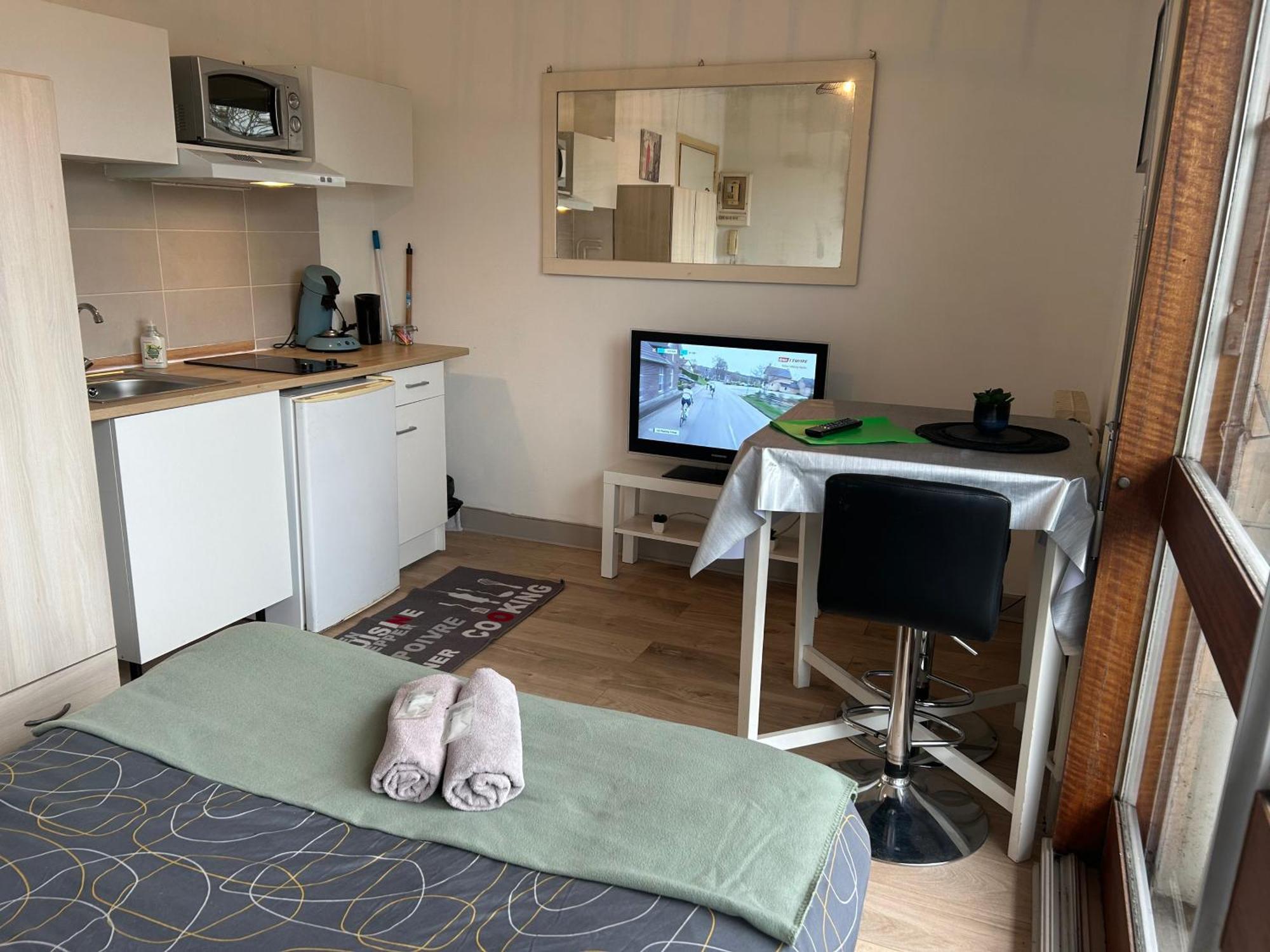 Le Petit Cube - Residence Standing - Centre Ville - Gare Троа Екстериор снимка